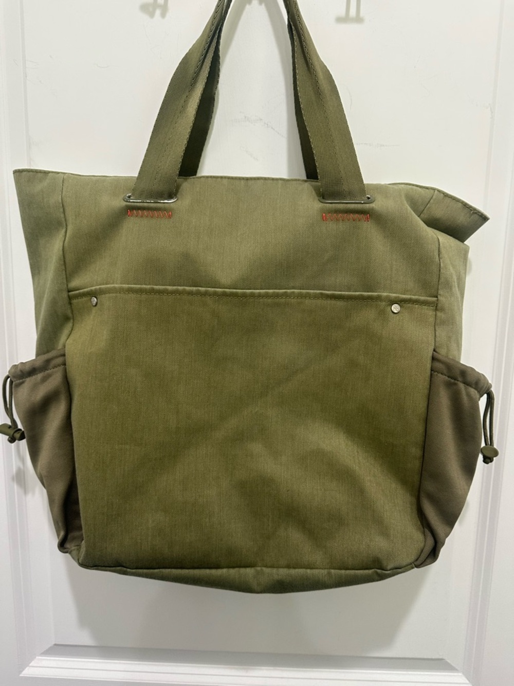Sherpani Olive Green Tote with Red Accents - Picture 4 of 10